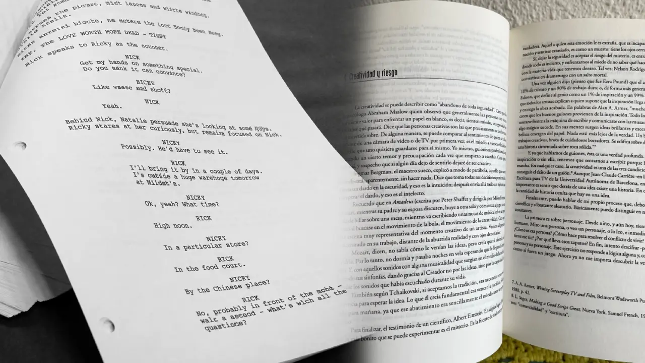 Qué es un guion y cómo se diferencia de un guion teatral